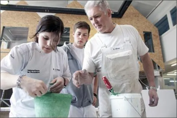 Bild: Berufsstart im Stuckateur-Handwerk - die Chance für junge Leute mit Unterstützungsbedarf