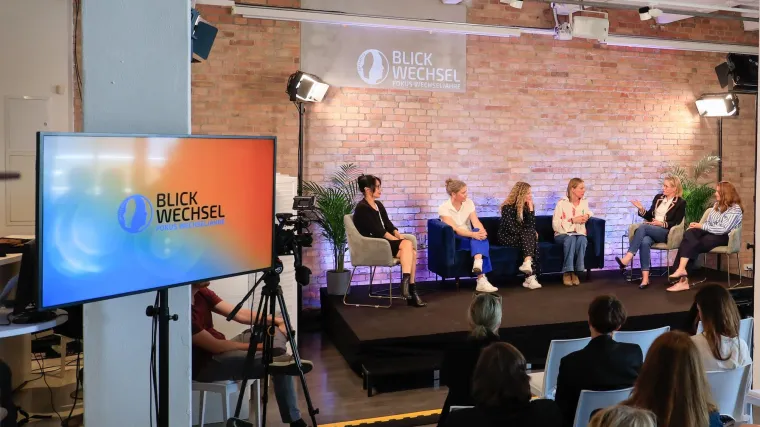 Bild: Start einer neuen Initiative für berufstätige Frauen in den Wechseljahren 