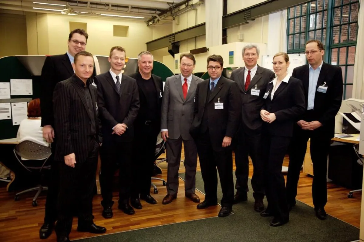 „KiD im Dialog“ (v.l.n.r.): Mathias Wieland (KiD, hinten),  Jochem Steinle (adm), Harry Wassermann (SNT Deutschland), Thomas Steinle (adm), Klaus Uwe Benneter, Jörg Schintze, Dr. Andreas Albath (teleg