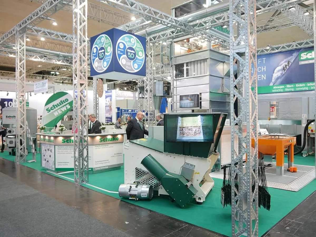 Der Absaugspezialist Schuko präsentiert sich mit einem Messestand auf der Holz-Handwerk.