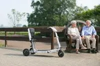 Mobilitätsroller ATTO ermöglicht bequemes Reisen in eleganter Form Bild: Mobilitätsroller ATTO ermöglicht bequemes Reisen in eleganter Form
