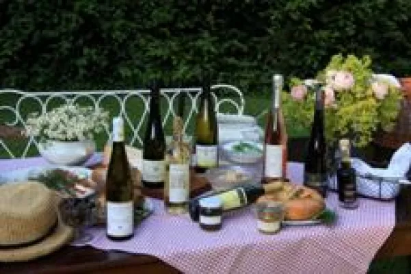 Kulinarischer Gartengenuss mit Pesto, Wein und Co. Bild: Kulinarischer Gartengenuss mit Pesto, Wein und Co.