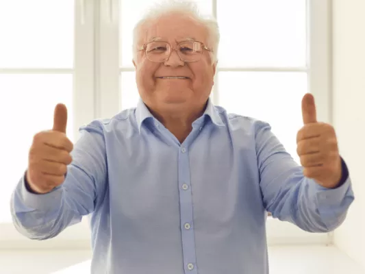 Bild: Für Rentner und Senioren ab 60 - Neues BestAger Darlehen als Alternative zum Teilverkauf