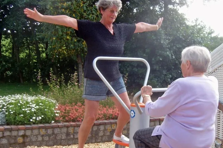 Seniorenspielplätze machen Senioren fit Bild: Seniorenspielplätze machen Senioren fit