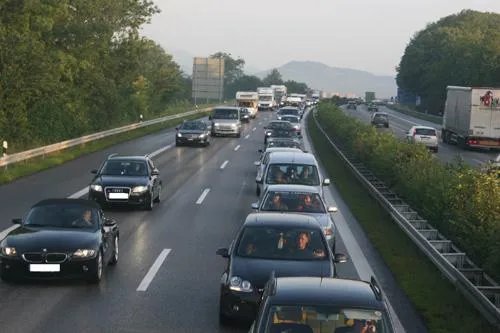 Bild: Himmelfahrt mit langen Staus