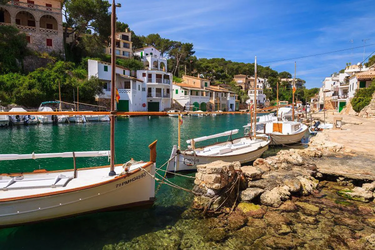 Mallorca gehört auch zu Ostern zu beliebten Zielen. Foto: Pawel Kazmierczak / Shutterstock