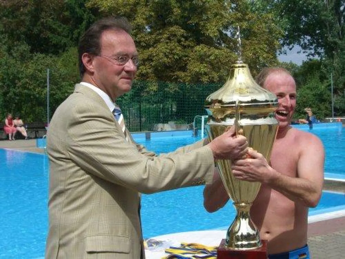 Mannschaftskapitän T. Jordan beim Pokalsieg 2008