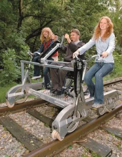 Bild: Neu im Weserbergland: Rolli-Draisine und Kanutouren für Gäste mit Handicap