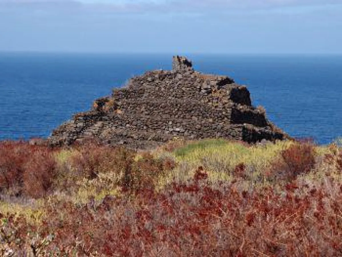 Guanchen-Pyramide Ostseite