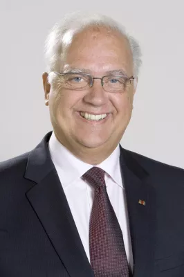 Bild: GOALS for SOUTH AFRICA: Kölns Bürgermeister Hans-Werner Bartsch setzt sich für HIV-Aufklärung ein.