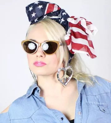 Bild: Außergewöhnlich und bunt: Die Sonnenbrillen-Mode 2012