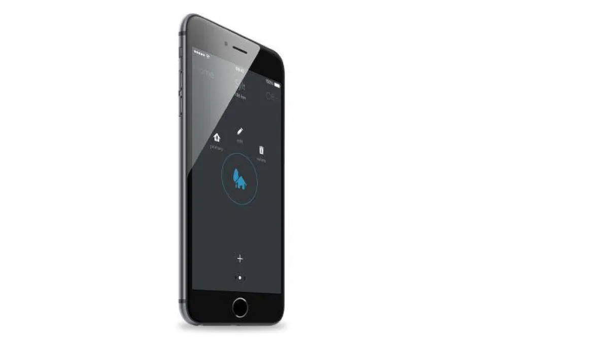 iPhone mit Smart Home Control App