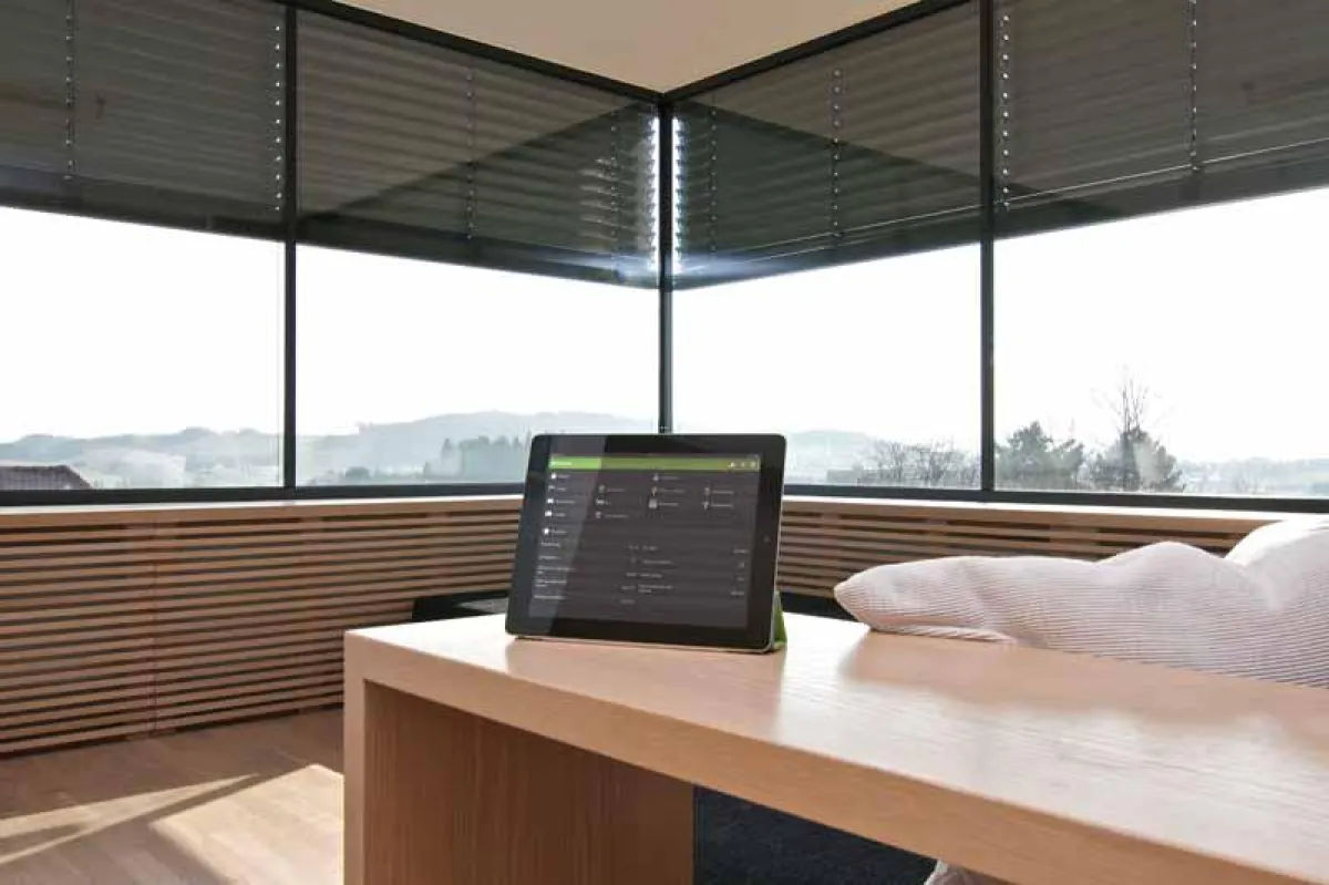 Die Steuerung des Loxone Systems ist ganz einfach möglich: Auch Android Smartphones, iPhone oder iPa