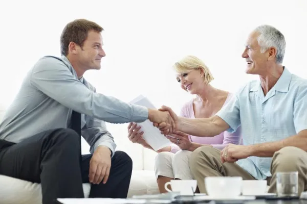 Bild: DEGIV bietet Erfahrungsaustausch von potenziellen Interessenten und ehemaligen Kunden zur Immobilienverrentung