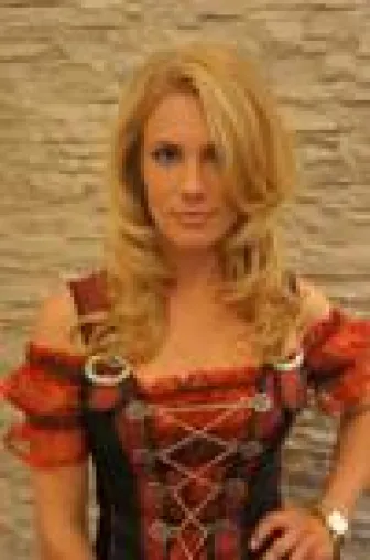 Auf zur Wiesn – Hairstylist Alexander von Trentini verrät die bayerischen Frisurentrends 2014 Bild: Auf zur Wiesn – Hairstylist Alexander von Trentini verrät die bayerischen Frisurentrends 2014
