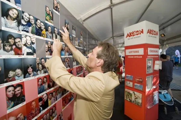 Aktion Mensch mit insglück beim Tag der Deutschen Einheit in Bonn Bild: Aktion Mensch mit insglück beim Tag der Deutschen Einheit in Bonn