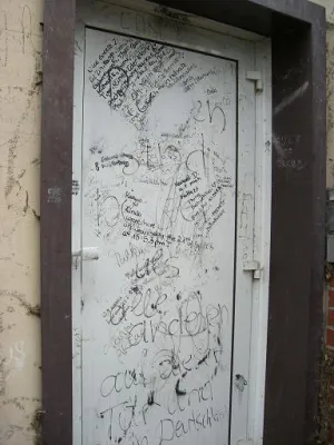 Saubere Fassaden durch ein neues Profi-Reinigungsteam Bild: Saubere Fassaden durch ein neues Profi-Reinigungsteam