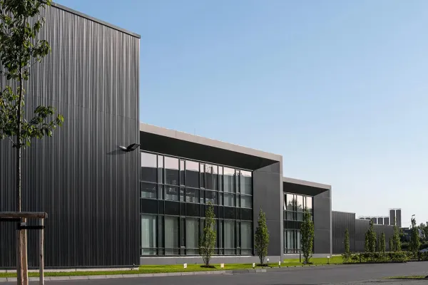Bild: BAURCONSULT - Ingenieure + Architekten planen Produktions- und Verwaltungsgebäude Finn Comfort