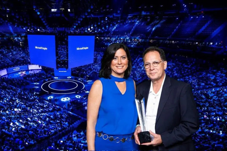 Bild: Zum 6. Mal in Folge erhält ICONICS den Microsoft Manufacturing Partner of the Year Award