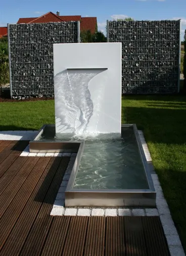 Sichtschutz und,, Wasserspiel im Garten " Bild: Sichtschutz und,, Wasserspiel im Garten "