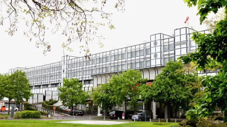 Vivantes Klinikum Berlin Neukölln steigert Qualität durch Patientenarmbänder Bild: Vivantes Klinikum Berlin Neukölln steigert Qualität durch Patientenarmbänder