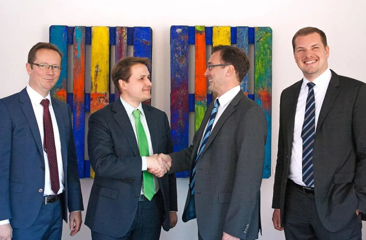 (v. l. n. r.): Roman Kucza (Leiter Sales & Marketing, IdentPro GmbH), Fin Geldmacher (Geschäftsführu