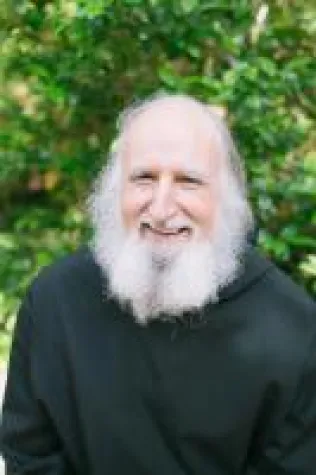 Bild: Menschen führen nach den Regeln des Heiligen Benedikt mit Pater Anselm Grün