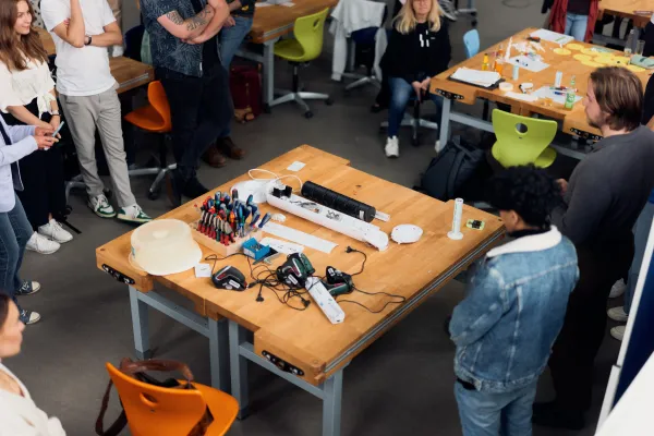 Bild: Summer-School an der HSBI: Lüfter, Mixer, Regenschirm – 14 Studierende entwickeln nachhaltige Alltagsprodukte