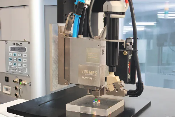 Führende, neue Hochfrequenzlösung von VERMES Microdispensing maximiert Dosiergeschwindigkeit Bild: Führende, neue Hochfrequenzlösung von VERMES Microdispensing maximiert Dosiergeschwindigkeit