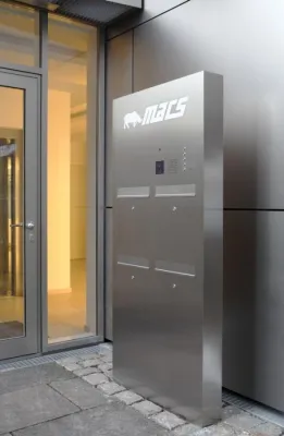 Bild: Premiere auf der eltefa 2009 in Stuttgart - Lippert zeigt Maßfertigung für die Eingangsarchitektur