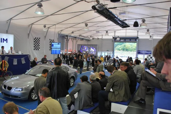 Bild: Neueröffnung des Manheim Auktionszentrums Süd. Große Premierenauktion mit 500 Fahrzeugen auf 2 Auktionsstraßen