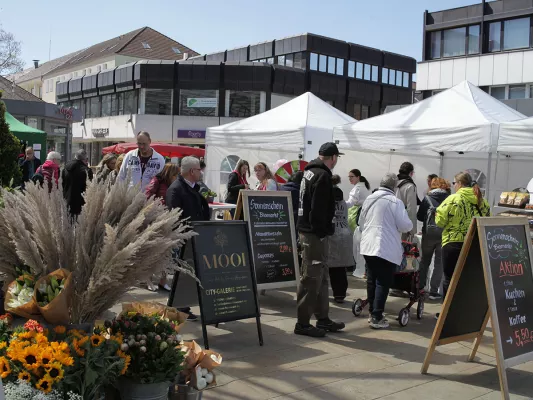 Gelungene Premiere für regionalen Frühlingsmarkt Bild: Gelungene Premiere für regionalen Frühlingsmarkt