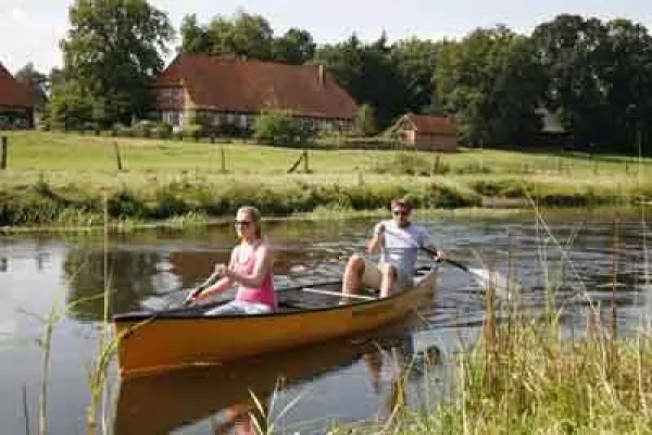 Bild: Wasserwandern in der Heide