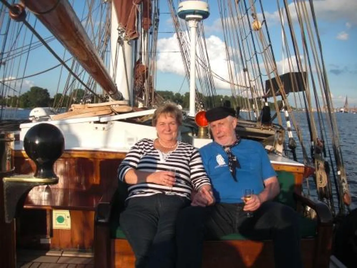 Jutta Braun und Kurt Rehfeldt an Bord der 'Eye of the Wind'