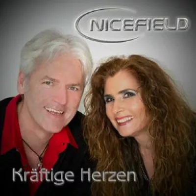 Bild: Nicefield - Kräftige Herzen