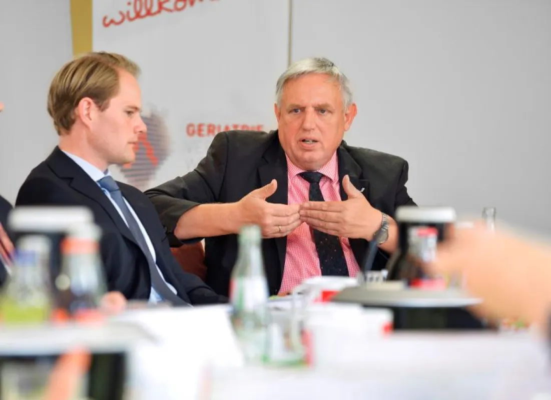 Karl-Josef Laumann rechts im Bild, neben Steffen Kanitz MdB, Kreisvorsitzender Dortmund.