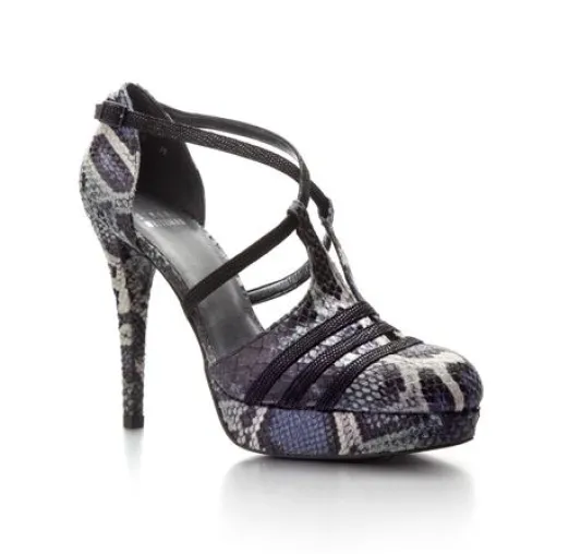 Bild: Stuart Weitzman: Die Schuhe der Stars ab dem 10.11. in der Alten Post Hamburg