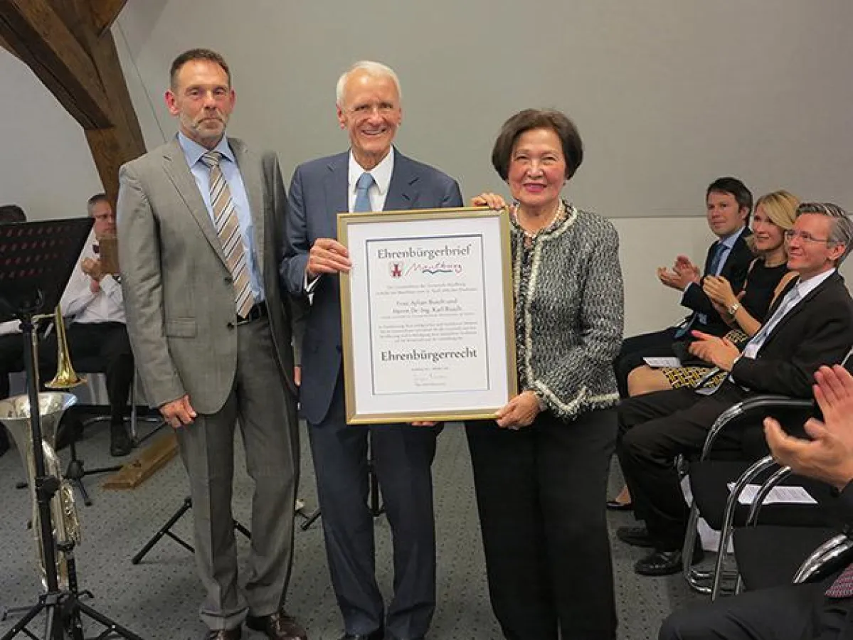 Neue Ehrenbürger der Gemeinde Maulburg:  (von rechts) Ayhan Busch, Dr. Karl Busch zusammen mit Bürge