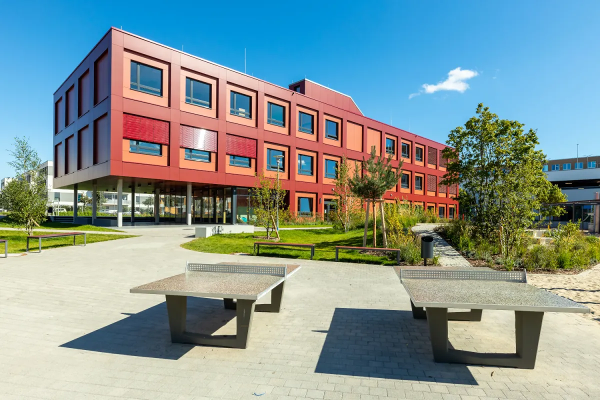 ALHO baut moderne Clustergrundschule in Berlin-Schönefeld