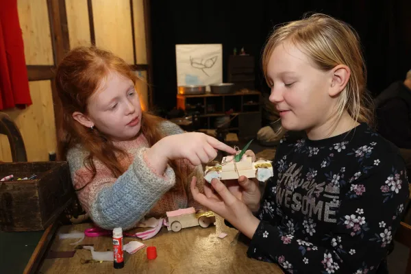 Bild: Kinderprogramm auf dem Wolfsburger Weihnachtsmarkt 2025