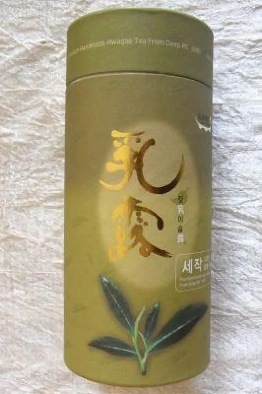 Grüner Tee wie der Wilde Grüntee Sejak aus Korea fördert die Gesundheit.