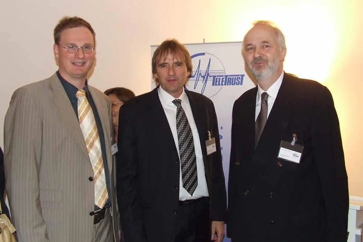 Geschäftsführer Dr. Günther Welsch, Vorstandsvorsitzender Professor Norbert Pohlmann und der Berliner Beauftragte für Datenschutz und Informationsfreiheit Dr. Alexander Dix (vlnr).