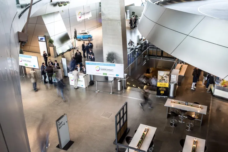 dotSource präsentiert: Handelskraft Konferenz mobilisiert Händler und Hersteller mit Digitaltrends Bild: dotSource präsentiert: Handelskraft Konferenz mobilisiert Händler und Hersteller mit Digitaltrends