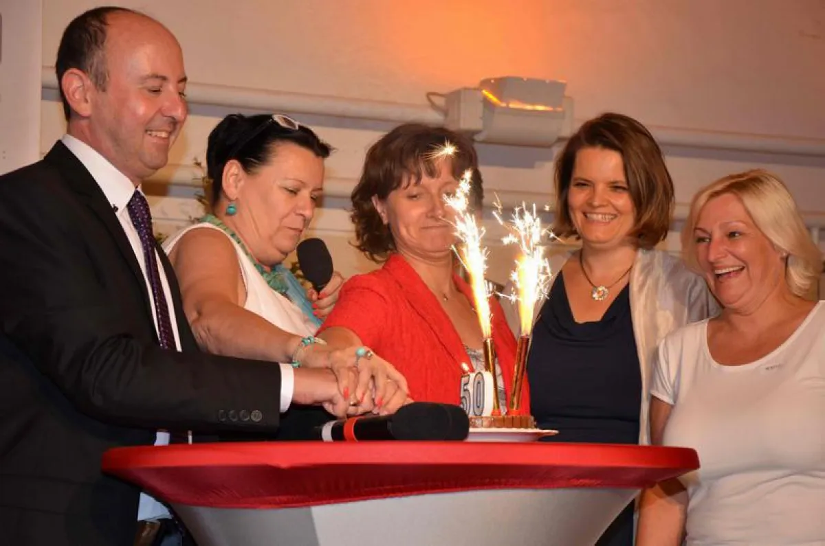 VMÖ Vorstand mit Torte