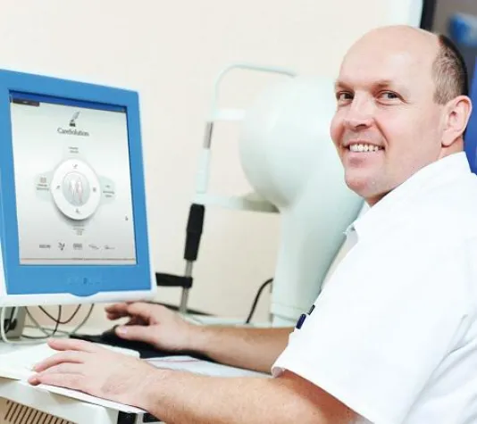 Bild: Auf Knopfdruck: parenterale Ernährung leitliniengerecht und regresssicher verordnen