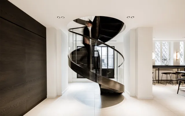 Bild: spitzbart treppen zeigt: Wie Geschäftstreppen die Markenidentität prägen