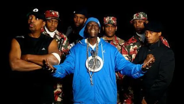 Bild: Public Enemy inklusive MTV-Promi Flavor Flav präsentieren Best-Of-Programm mit Live-Band