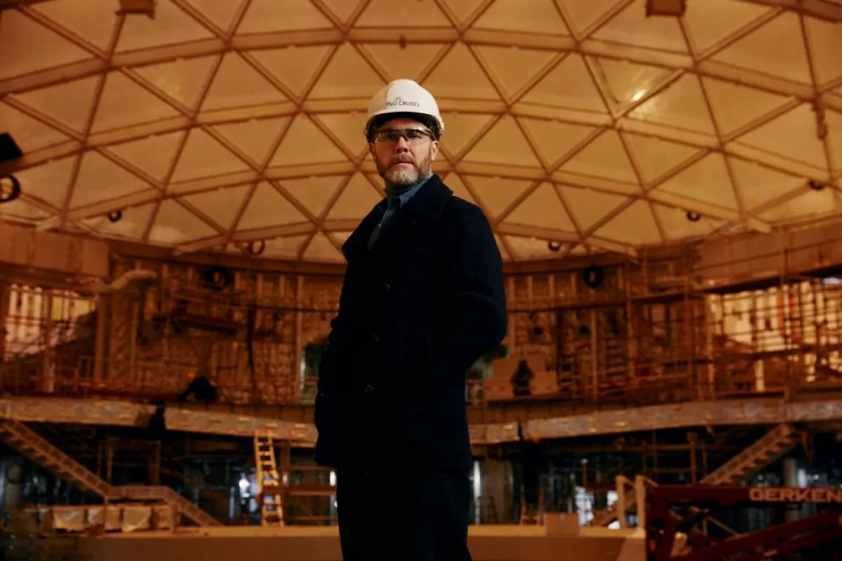 Schaut sich schon einmal auf der 