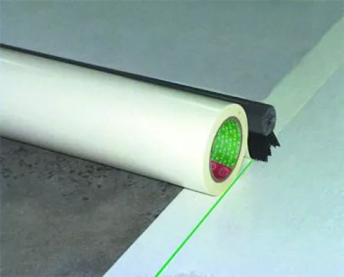 Bild: D-TACK Klebeband mit neuer Klebstoffformel für Trockenverklebung