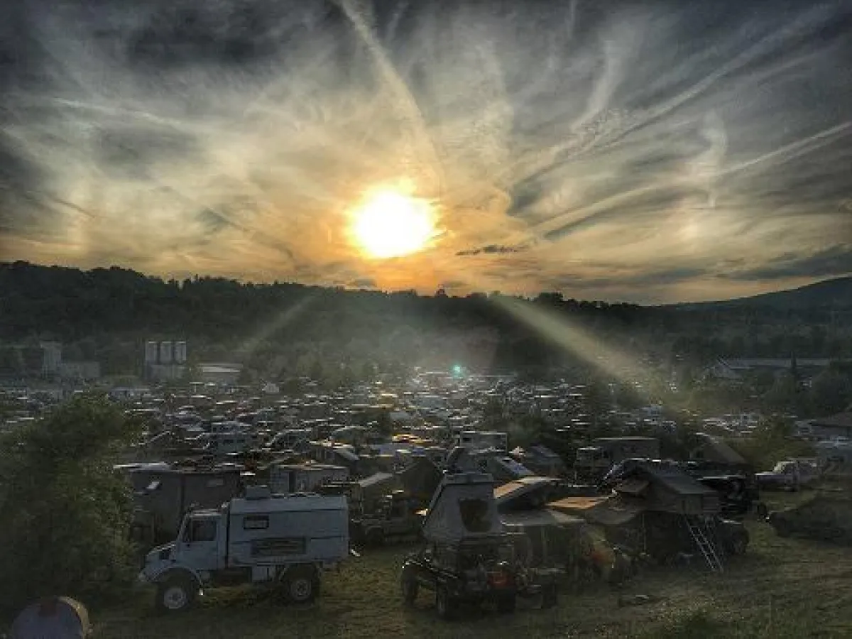 Die Camp Area im Sonnenuntergang ist nominiert für den PR-Bild-Award 2016. Foto: Alen Grdic